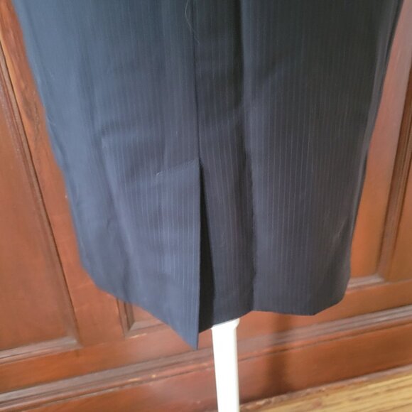 Talbots Womens Pinstripe Sheath Dress Size 6 Navy Wool Blend V-Neck Cap Sleeves - Picture 3 of 6